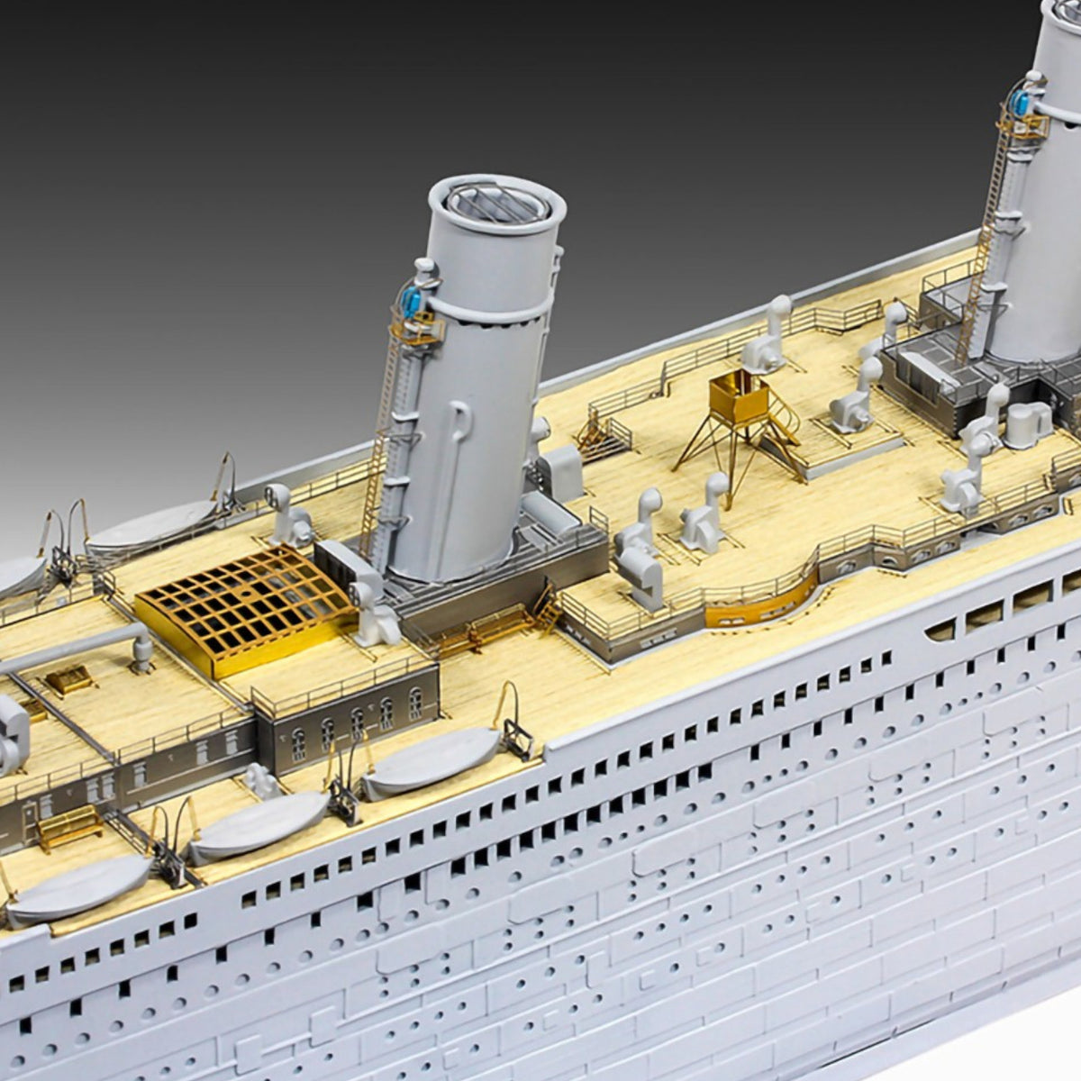 Revell R.M.S. Titanic Platinum Edition Model Kit 05243