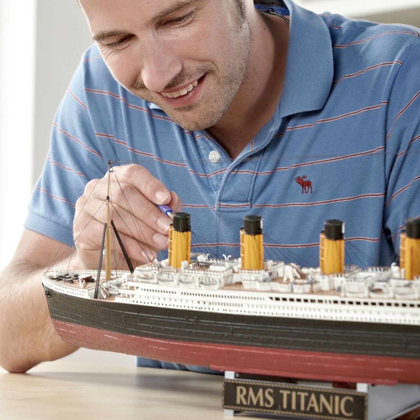 Revell Titanic 100th Anniversary Special Edition Gift Set Ocean Liner Model Kit 1:400 05715