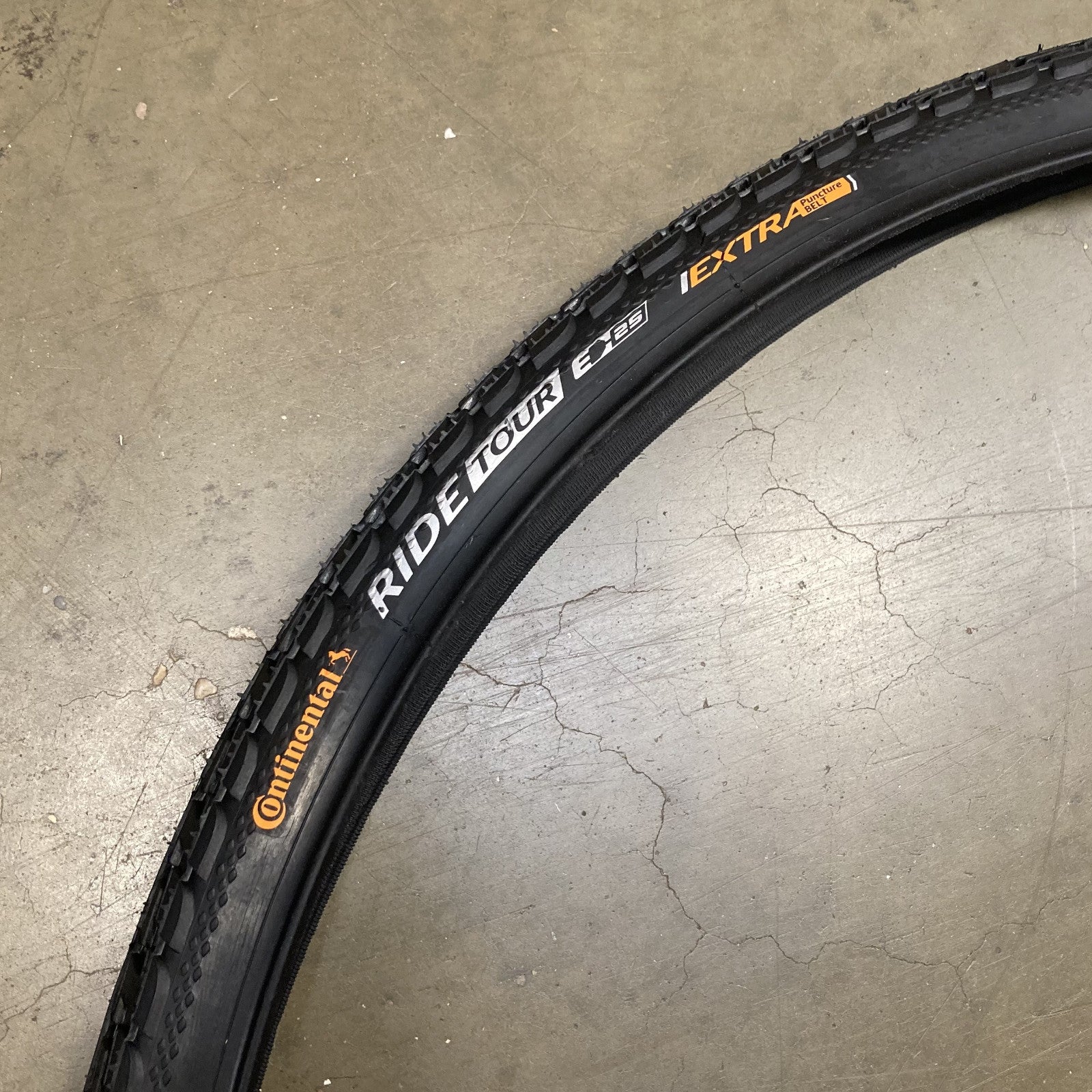 Continental Tour Ride 700 x 37c Schrader Tubes 700c Bike Tyre Alternate 4