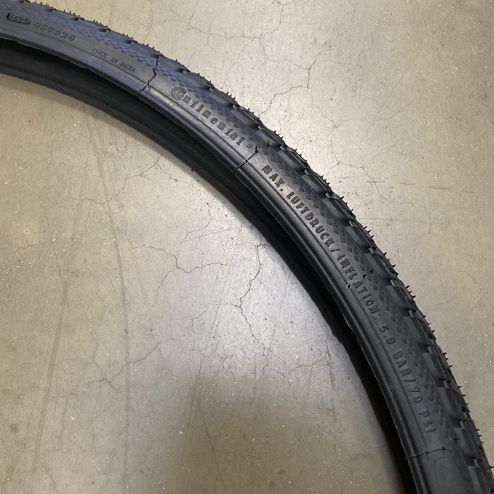 Continental Tour Ride 700 x 37c Schrader Tubes 700c Bike Tyre Alternate 8