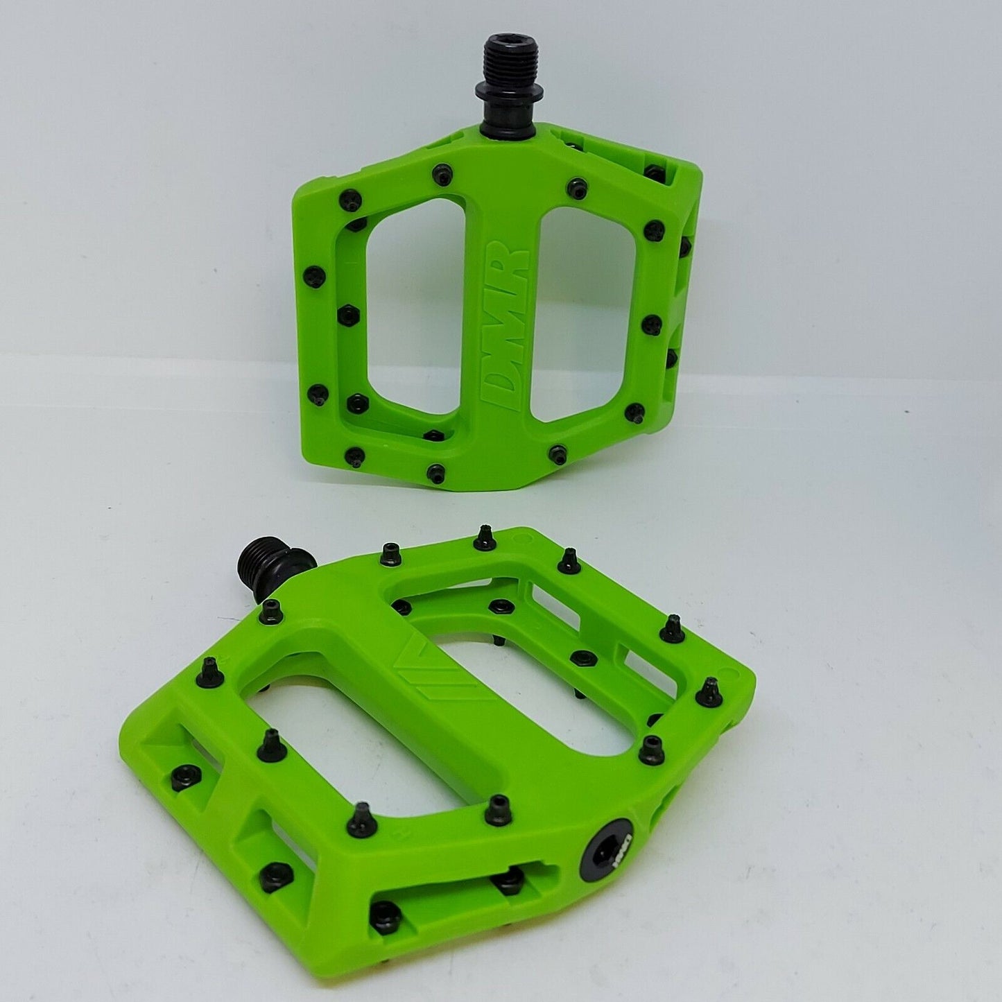 DMR V11 Plastic 9/16 Inch Platform Bike Pedals Alternate 2