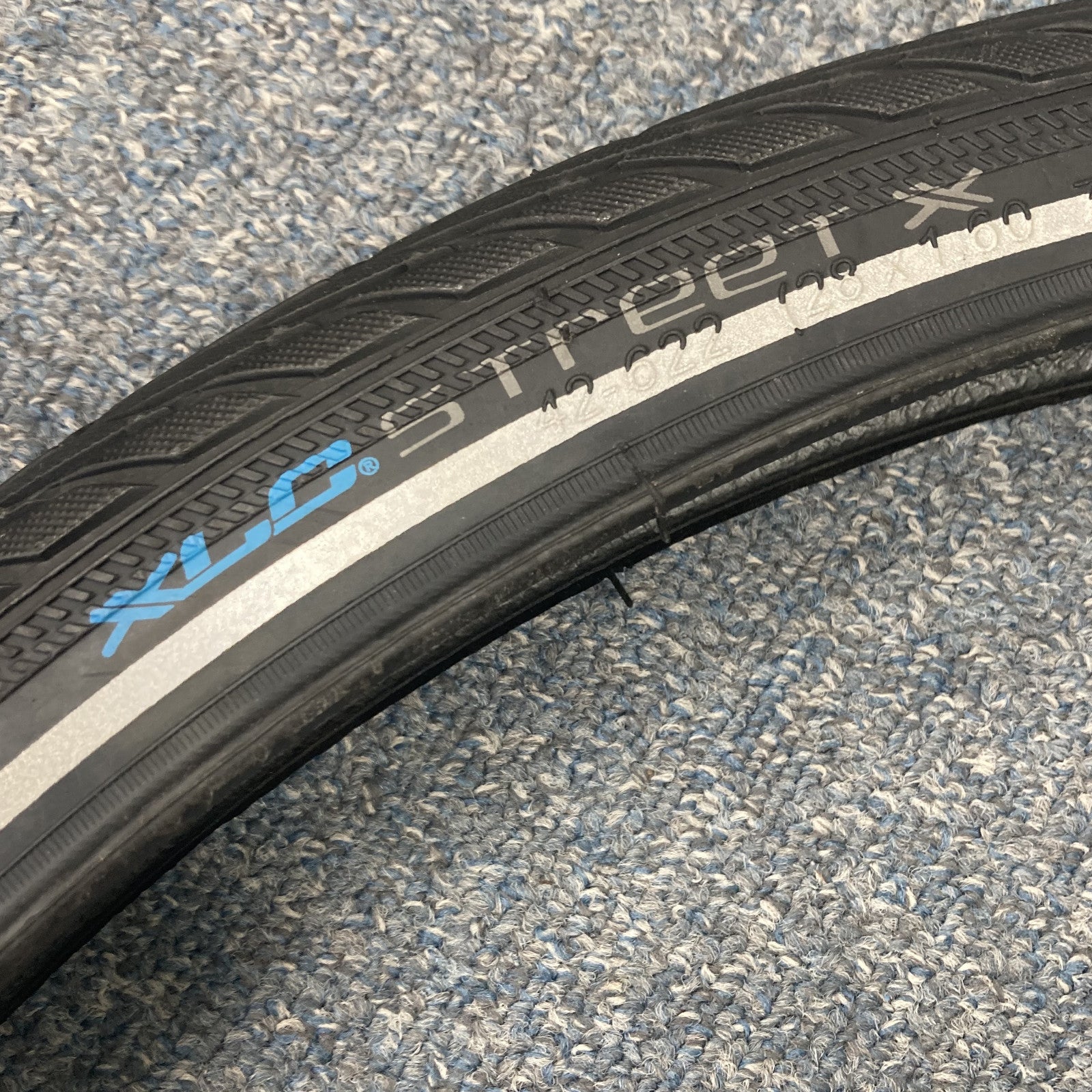 XLC Street X 700x40c 700c Bike Tyre Alternate 1