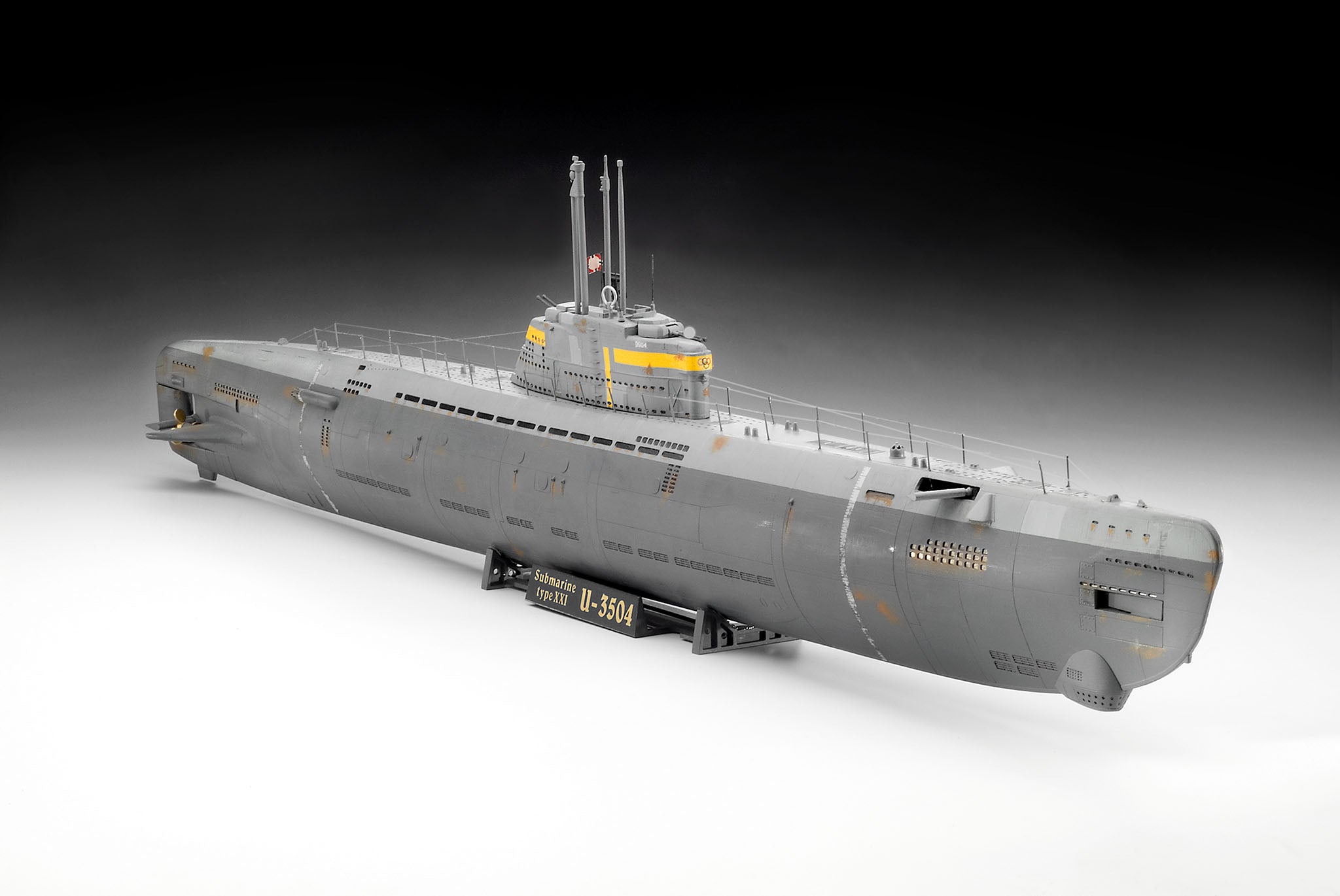 Warship Model Kit Revell German Submarine Typ XXI 1:144 Alternate 1