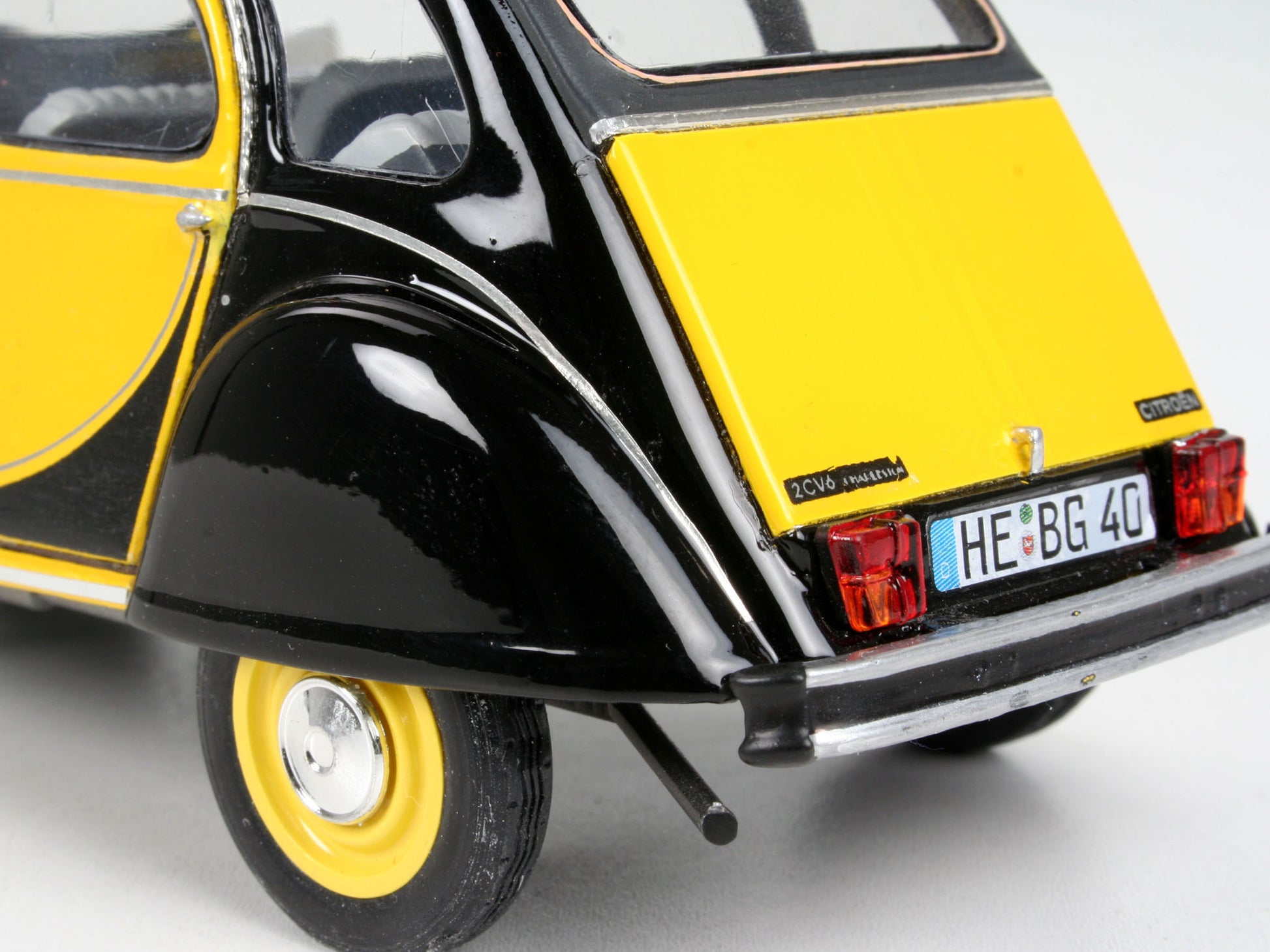 Revell Citroen 2CV Charleston 1:24 Car Model Kit | SDJ Sports