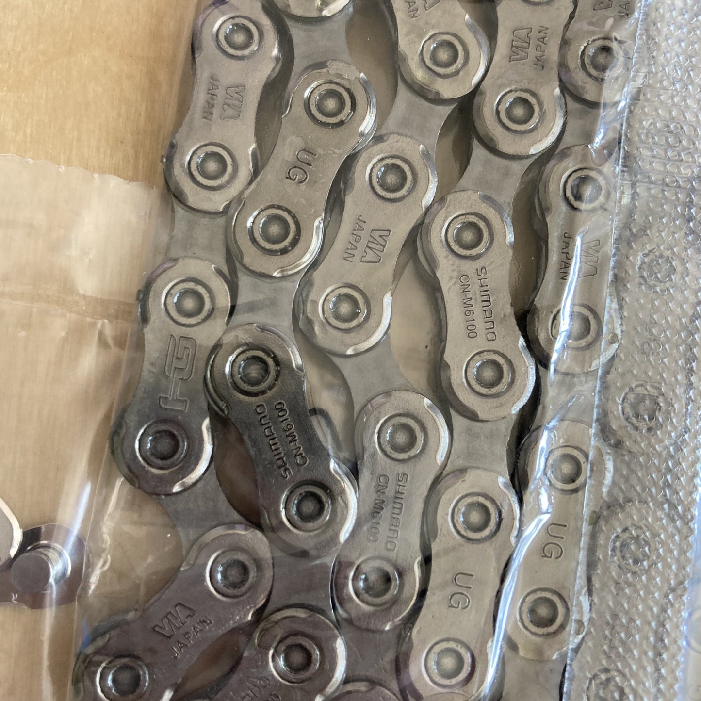 Shimano CN-M6100 Deore 126 Links 12 Speed Bike Chain Alternate 4